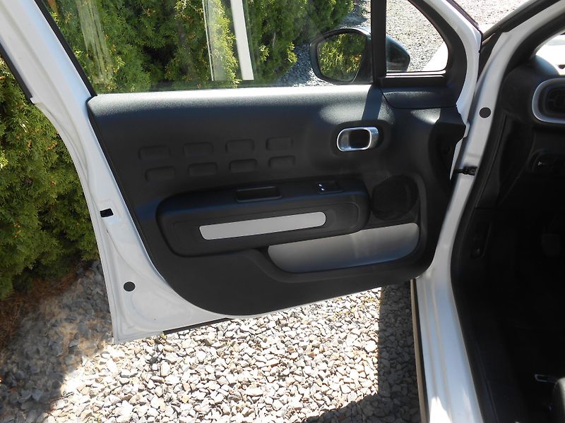 Citroën C3 1.5HDi,6kvalt, Full led - fotka 24 z 40