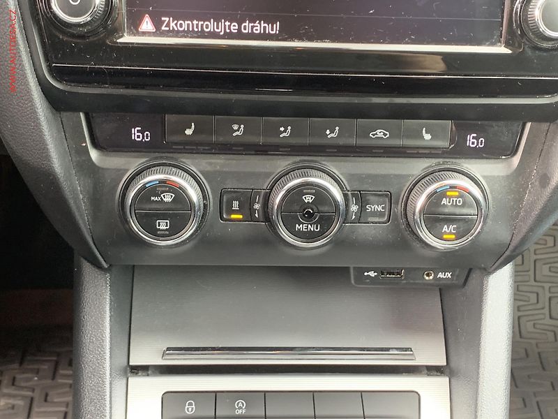 Škoda Octavia (2015) 1.6 TDi, ČR, DSG, panor - fotka 18 z 21