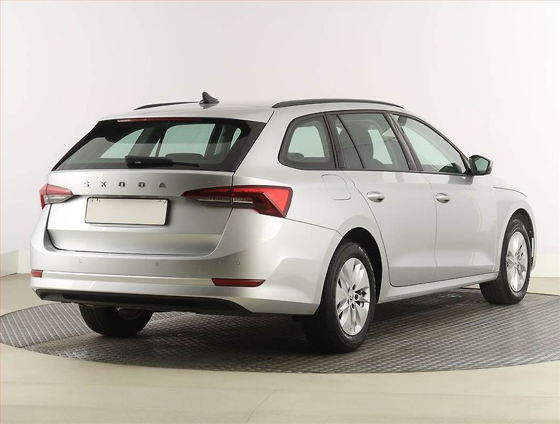 Škoda Octavia (2023) Ambition 2.0 TDI, ČR,1.maj - fotka 5 z 25