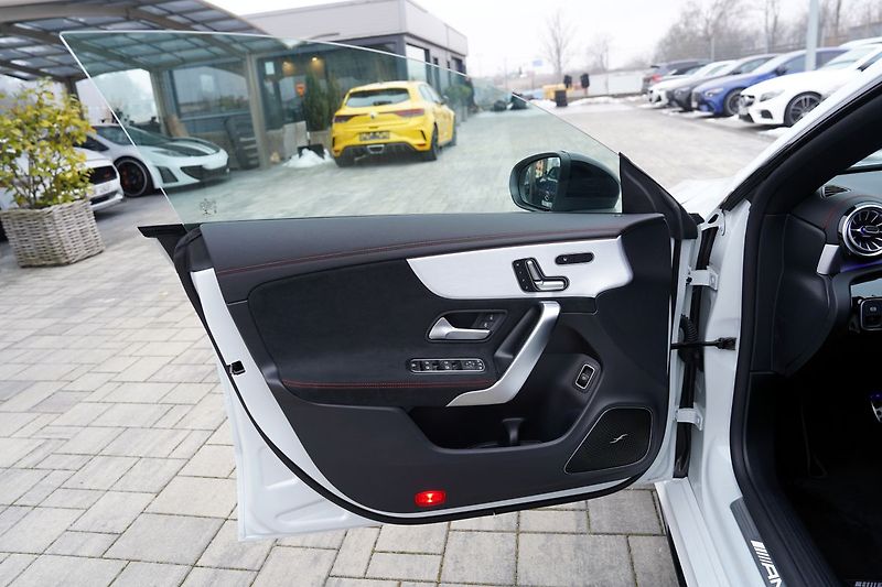 Mercedes-Benz CLA 45s AMG/4Matic+/Aero - fotka 16 z 50
