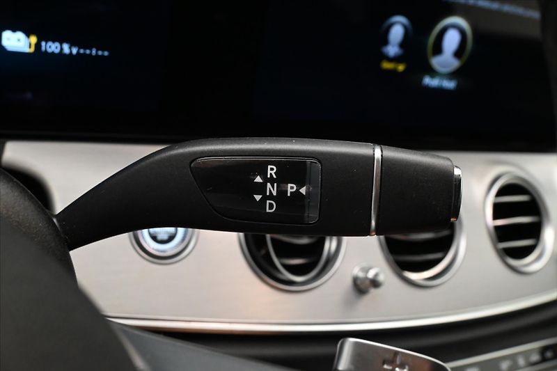 Mercedes-Benz Třídy E 2,0 300de 225kW 4Matic SoH 97% - fotka 21 z 30