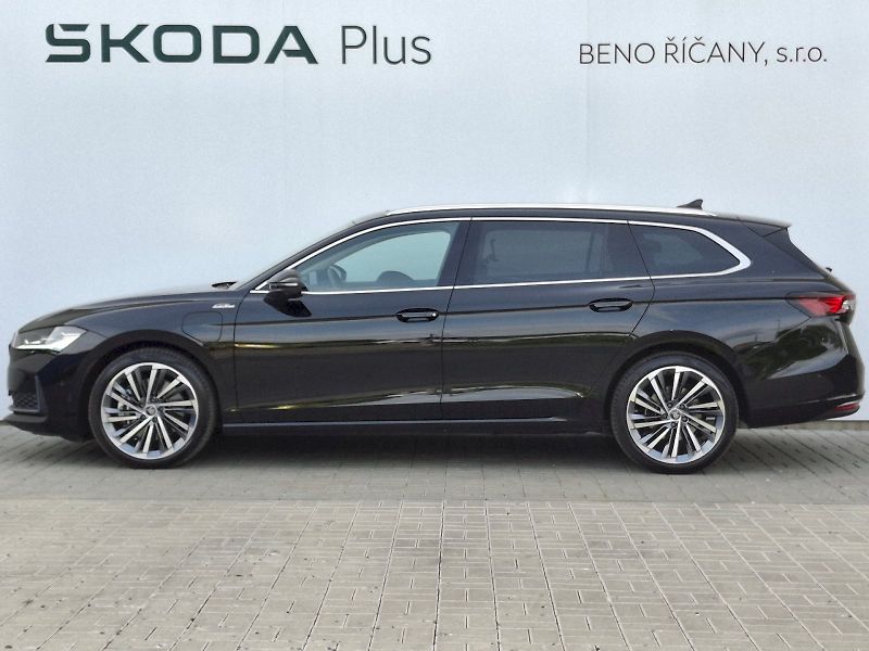 Škoda Superb (2025) Combi iV L&K DSG 1,5TSi 150kW - fotka 3 z 35