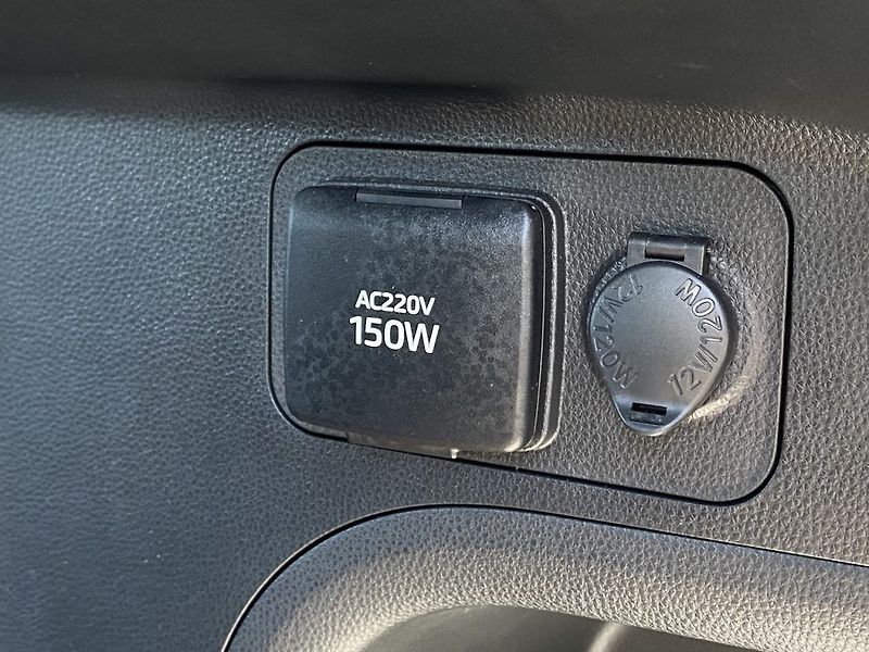 Toyota RAV4 2.5Plug-in, ČR, Selection, 4x4 - fotka 34 z 36