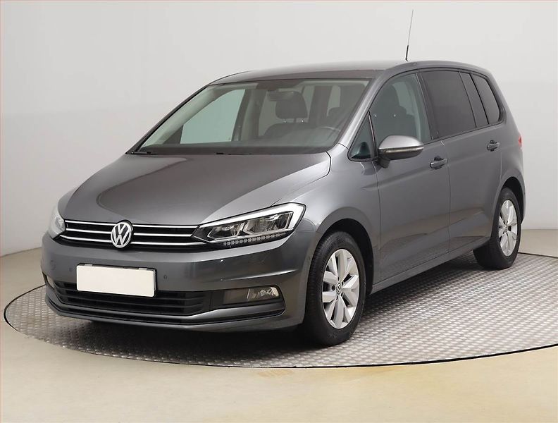 Volkswagen Touran (2020) Highline 2.0 TDI, Automat - fotka 2 z 22