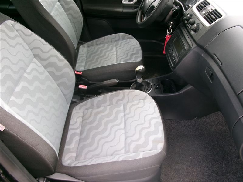 Škoda Fabia 1,4 i 63kw Klima,ESP,po STK - fotka 18 z 29