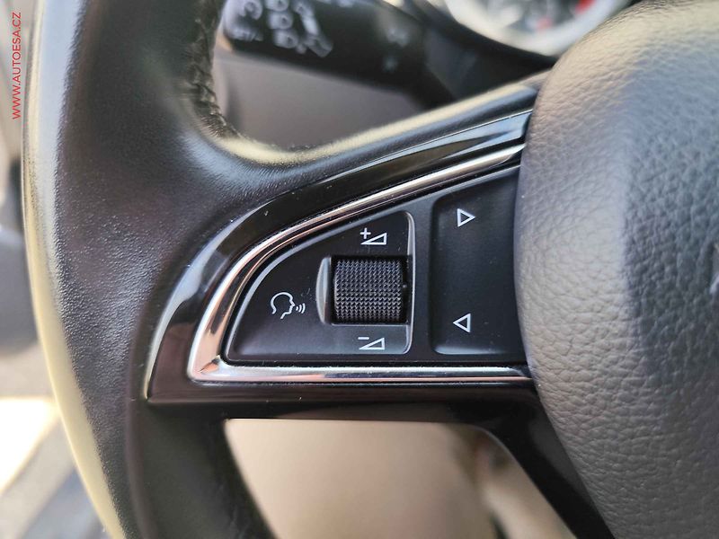 Škoda Octavia (2017) 2.0TDi, LED, navi - fotka 21 z 25