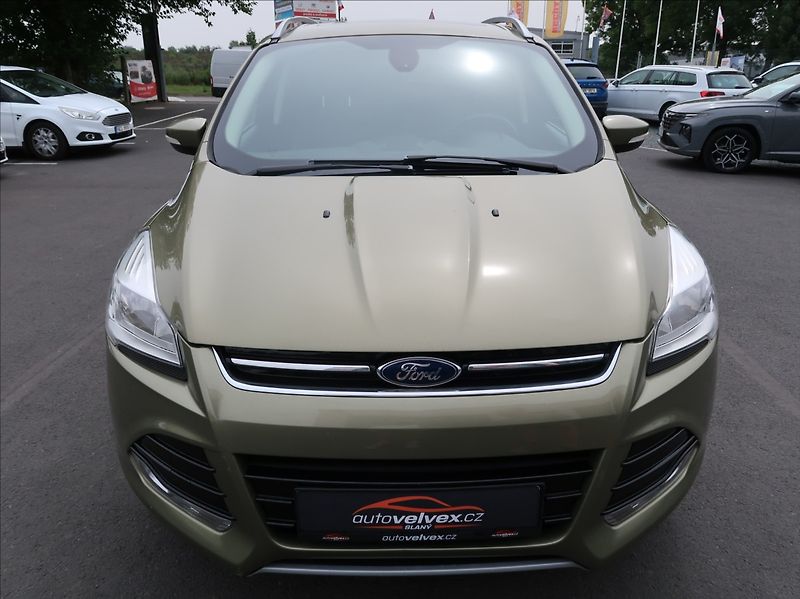 Ford Kuga 2,0 TDCi,120kW,Titanium,panora - fotka 7 z 27