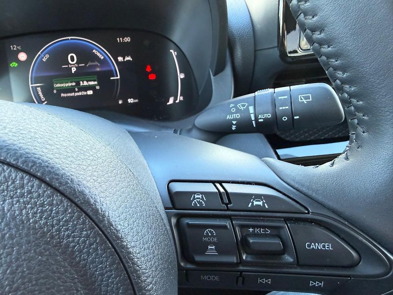 Toyota Yaris Cross 1.5 HSD e-CVT Comfort FWD - fotka 18 z 26