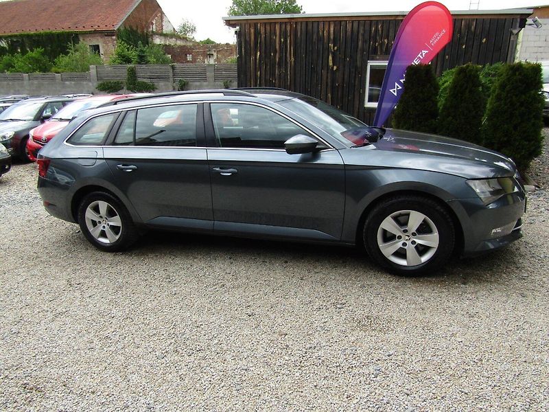 Škoda Superb (2018) 1.6 TDI 88kW DSG - fotka 8 z 38