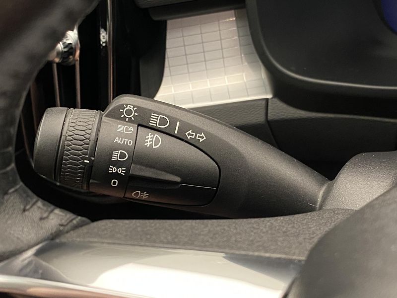 Volvo XC40 T5 AWD MOMENTUM AUT - fotka 21 z 45