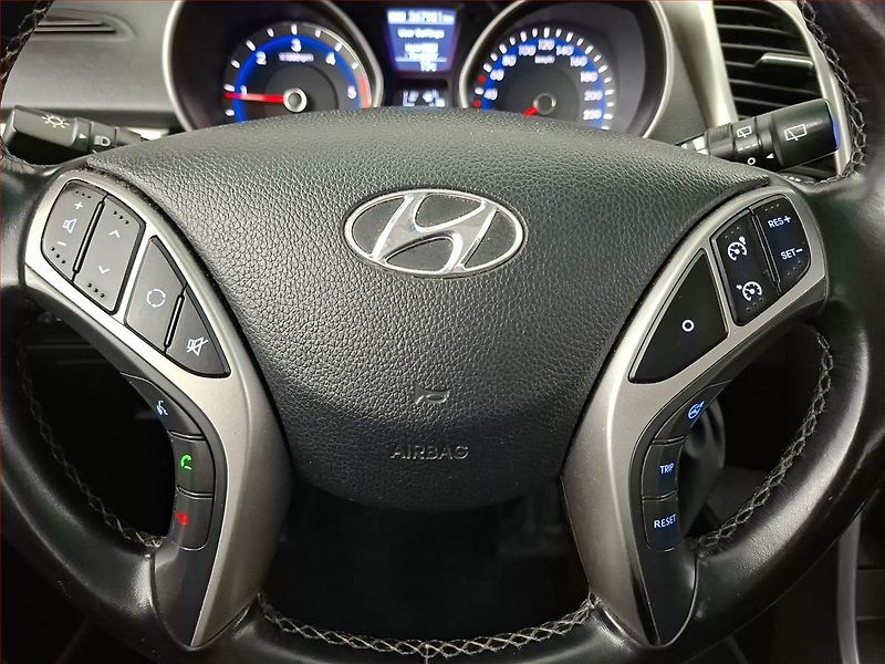 Hyundai i30 (2017) 1.6 CRDi, Tempomat - fotka 15 z 16