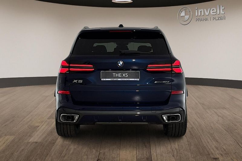 BMW X5 xDrive40d - fotka 4 z 28