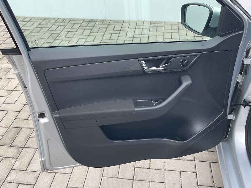 Škoda Fabia (2020) Combi 1,0 TSI / 81 kW Drive 12 - fotka 18 z 30