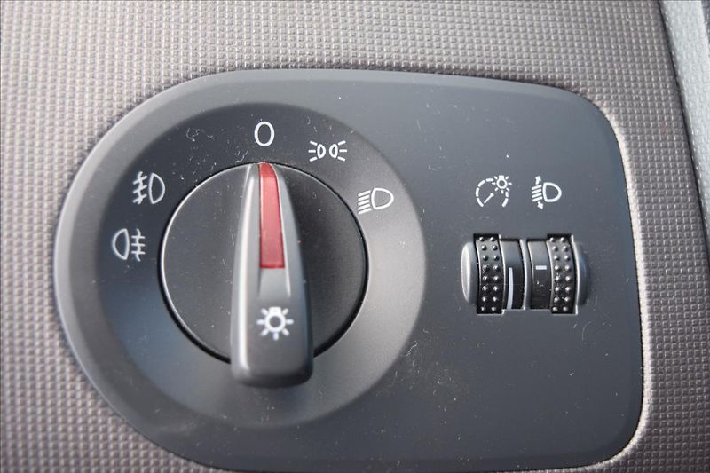 Seat Ibiza 1,6 TDI 66KW PO SERVISE 2XKOLA - fotka 33 z 48