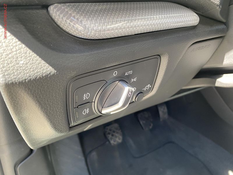 Audi A3 (2016) 1.4 TFSi, Bixen, navi, kůže - fotka 16 z 19