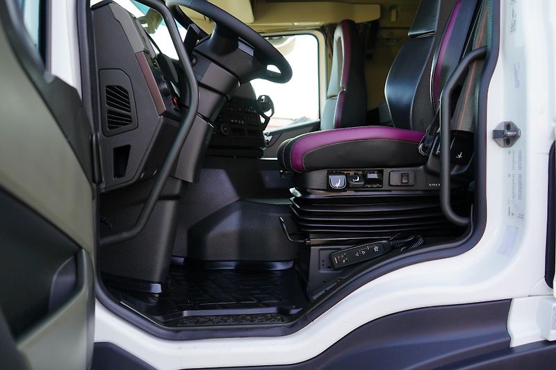 Volvo FM (2022) 380 / EURO 6 / CHŁODNIA + WIND - fotka 35 z 52