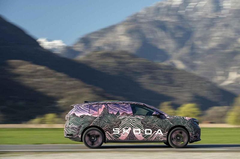 Škoda Peaq ani v zatáčkách nepůsobí vůbec těžkopádně.