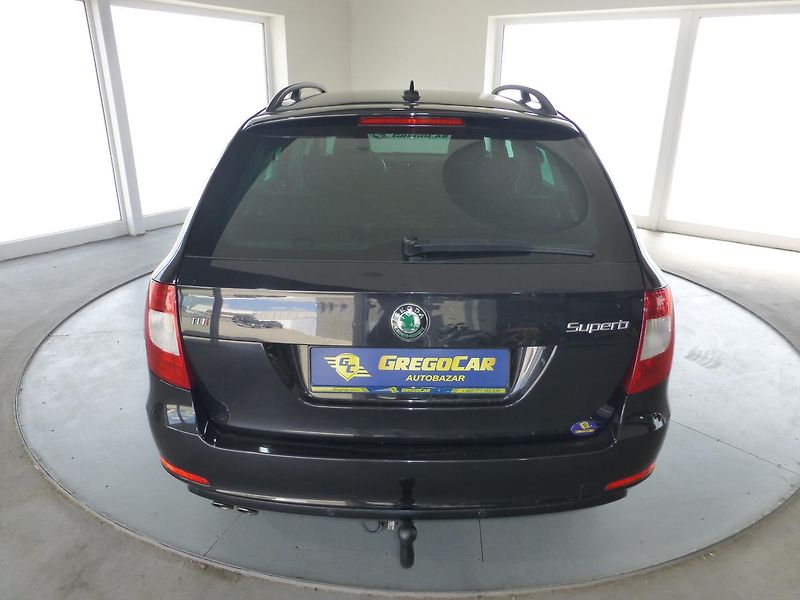 Škoda Superb (2013) 2,0TDI*VYHŘ.S*PARK.S**NAVIGACE - fotka 7 z 28