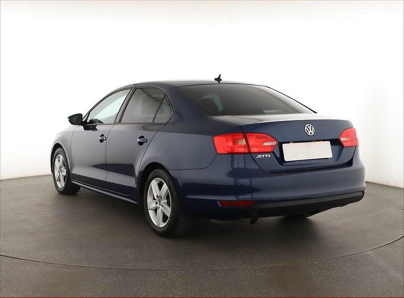 Volkswagen Jetta (2012) 1.2 TSI, Serv.kniha - fotka 4 z 13
