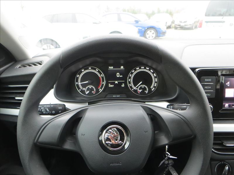 Škoda Scala 1,5 TSI 110kW Ambition ČR - fotka 18 z 20