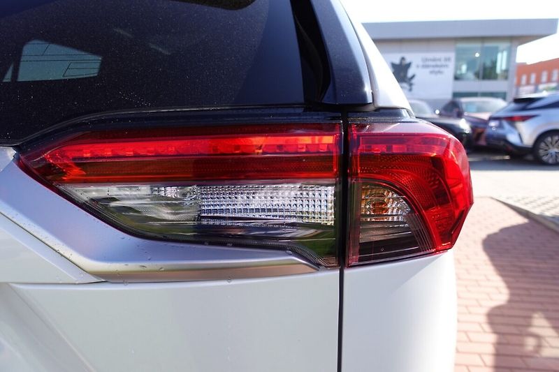 Toyota RAV4 2,5 PHEV Plug-in Selection VIP - fotka 37 z 38