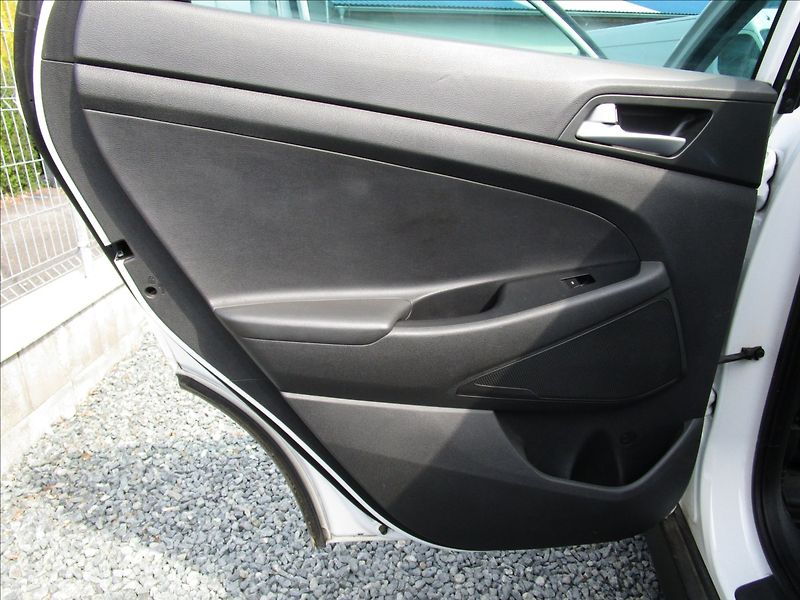 Hyundai Tucson 1.6T-GDi, aut. klima, 1. maj. - fotka 31 z 40
