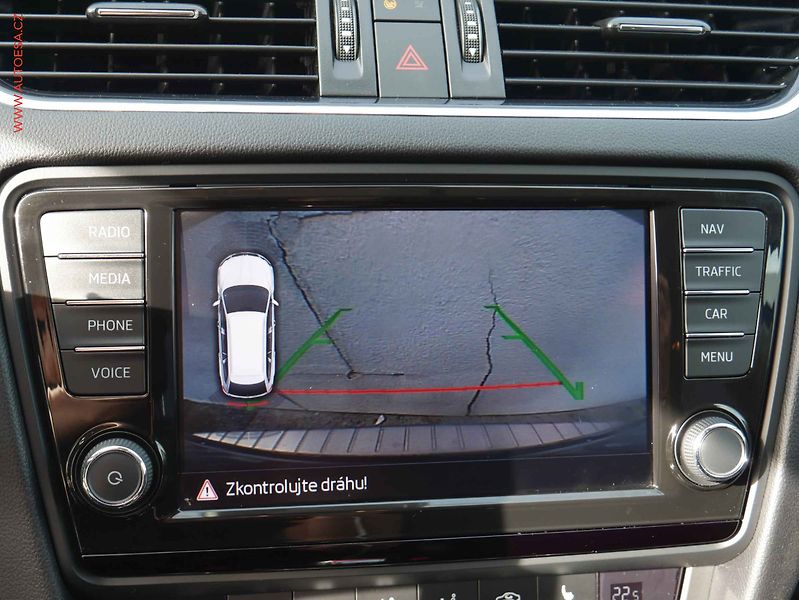 Škoda Octavia (2015) 2.0 TDi 4x4, DSG, xenon, navi - fotka 12 z 18