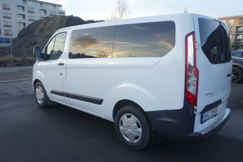 Ford Tourneo Custom 2,2TDCi 8 MÍST TOURNEO - fotka 10 z 33