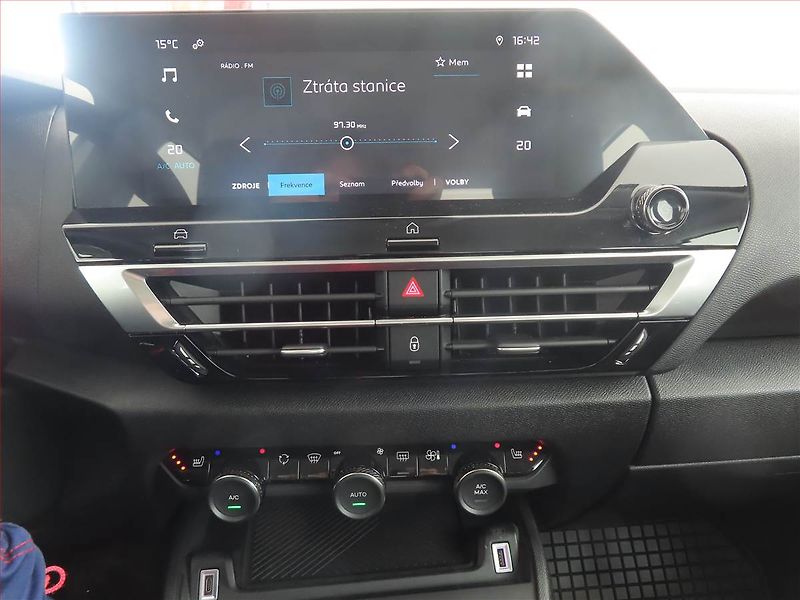 Citroën C4 X (2023) Feel Pack 1.2 PureTech - fotka 12 z 15