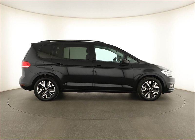 Volkswagen Touran (2023) Comfortline 1.5 TSI - fotka 6 z 17