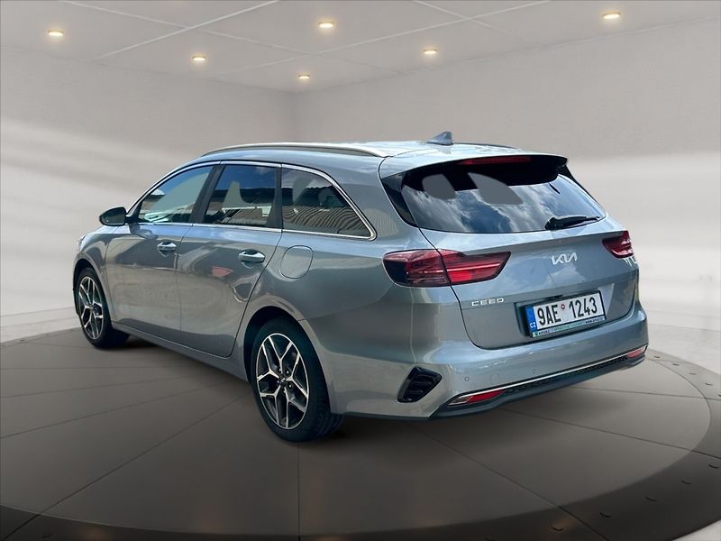 Kia Ceed 1,5 T-GDI 118 Top - fotka 4 z 11