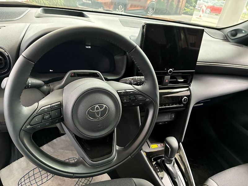 Toyota Yaris Cross Executive bitone + Tech + VIP - fotka 4 z 5