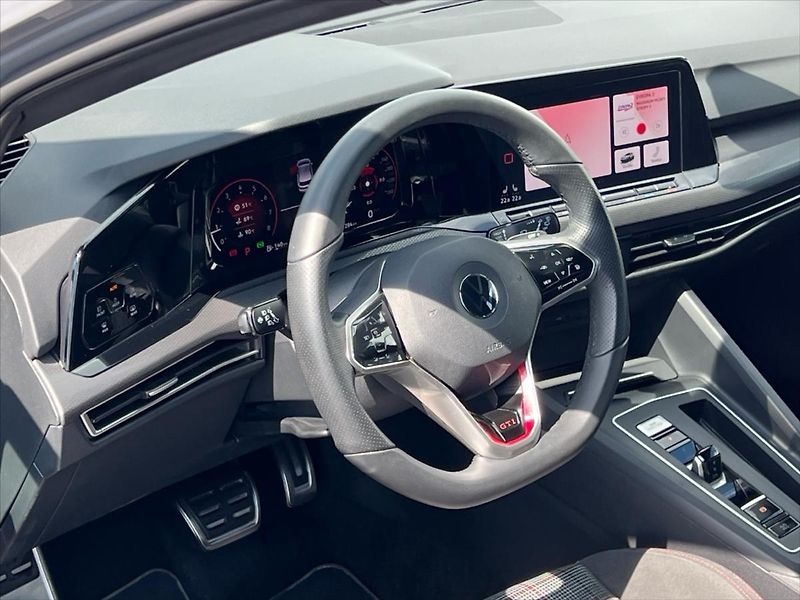 Volkswagen Golf 2,0 TSi 180kW 7DSG  8 GTi - fotka 6 z 28