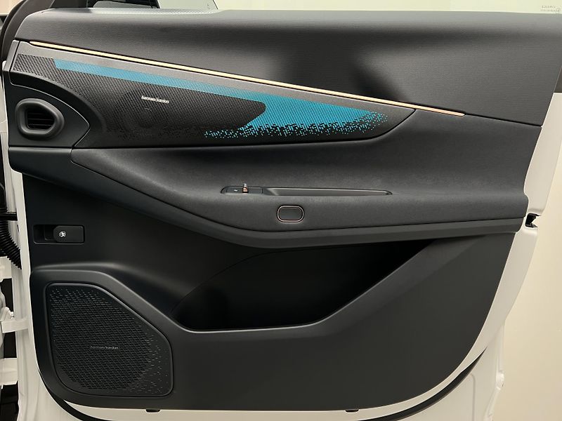 Lynk & Co 08 (2026) MORE PHEV - fotka 7 z 57