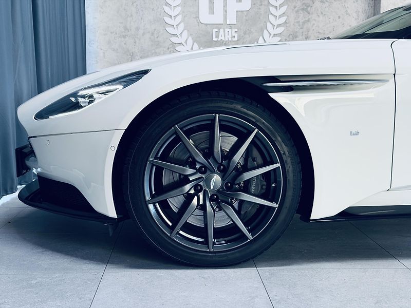 Aston Martin DB11 (2017) V12*5.2*B&O*360*TOP - fotka 17 z 43