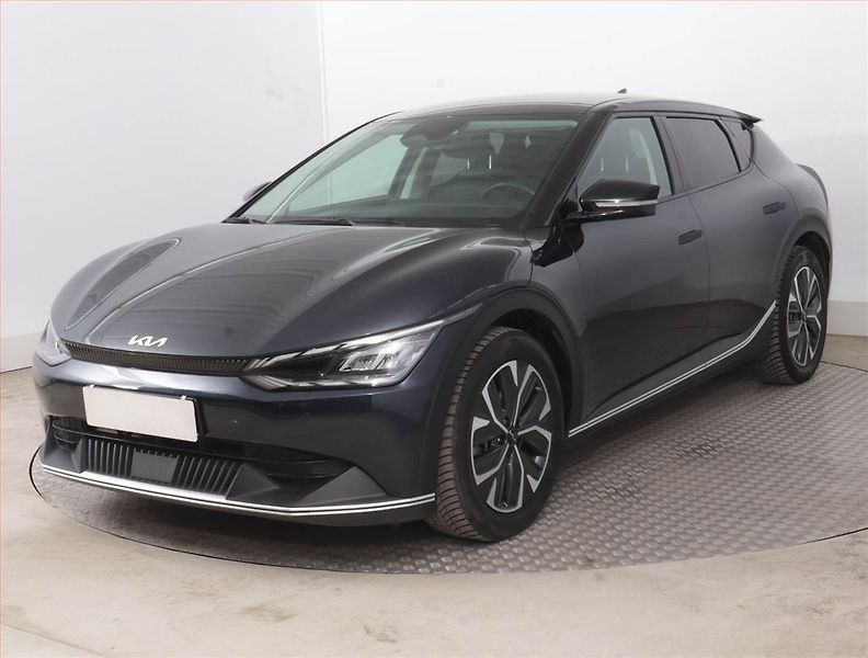 Kia EV6 (2023) RWD 77.4 kWh, SoH 100% - fotka 2 z 19