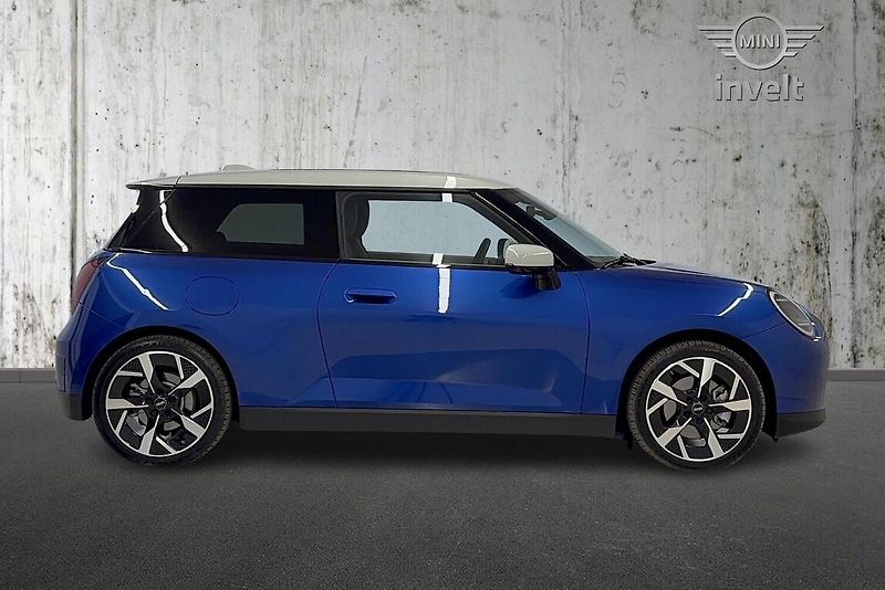Mini Cooper SE - fotka 2 z 13