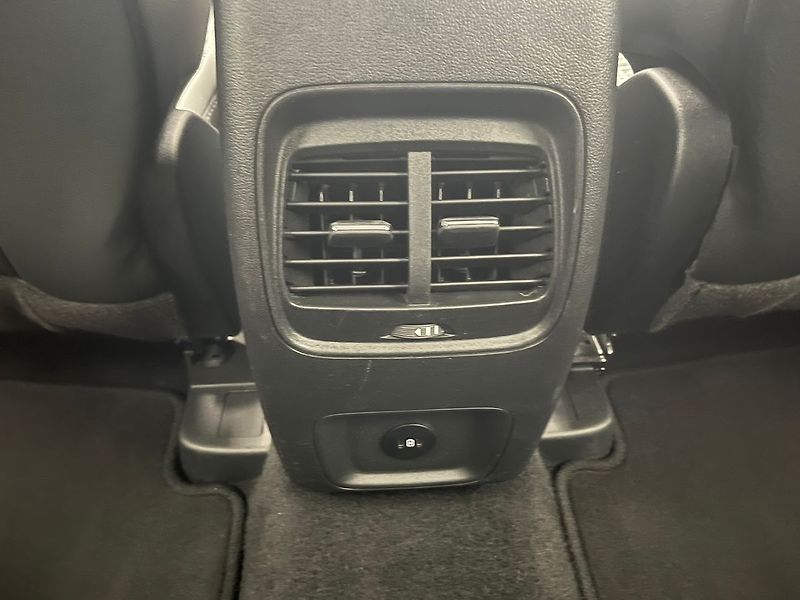 Ford Kuga 2.5 HEV 4X4 REZERVOVÁNO - fotka 37 z 70