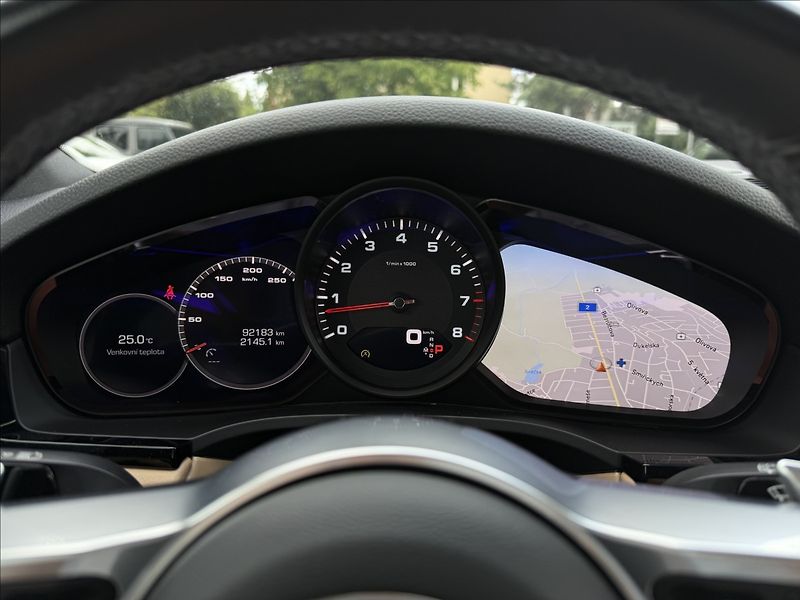Porsche Cayenne 3.0 V6 Vzduch - fotka 16 z 26