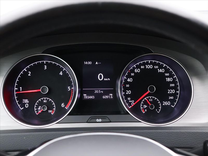 Volkswagen Golf 2.0 TDI 110kW Comfortline - fotka 16 z 30