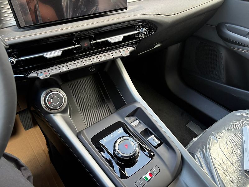 Alfa Romeo Tonale (2026) 1.6 JTDm 130 TCT6 - fotka 15 z 15