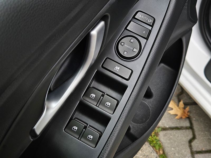 Hyundai i30 1,5i, Comfort 16, 1.majitel - fotka 11 z 32