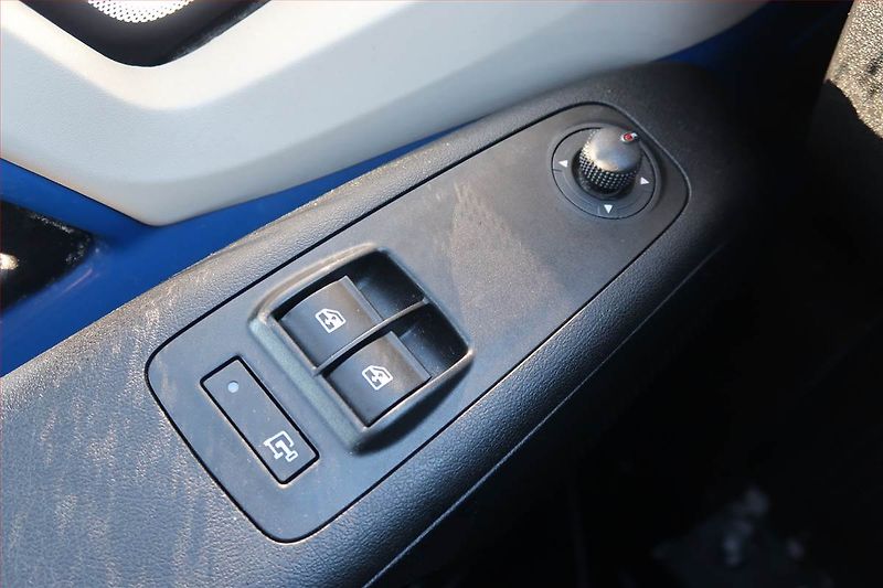 Peugeot Boxer (2013) 2.2 HDi, Bus, 9Míst - fotka 11 z 12