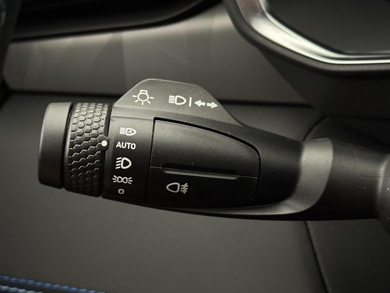 Lynk & Co 01 PHEV DCT AUT 1.maj - fotka 27 z 55