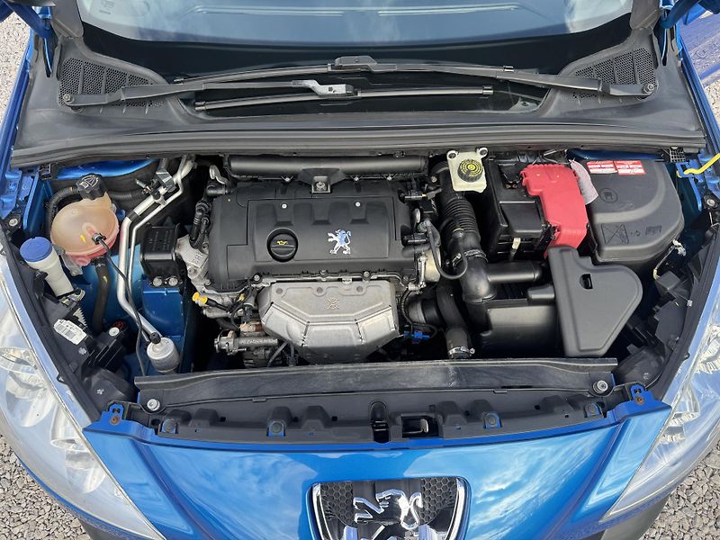 Peugeot 308 (2008) 1.6-16V,rezervace  - fotka 27 z 36