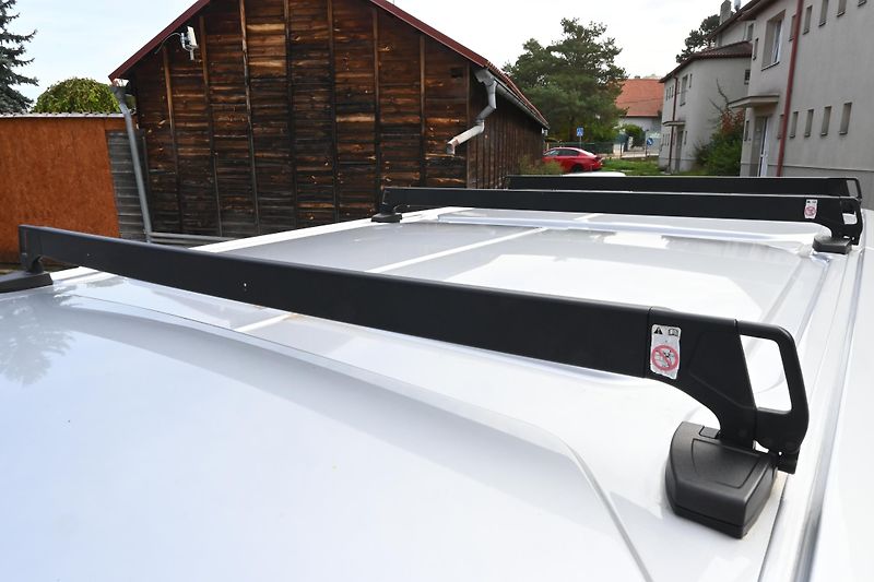 Ford Tourneo Custom (2015) - fotka 19 z 20
