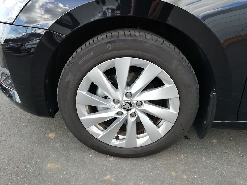 Škoda Octavia Selection 1,5 TSI 85 kW - fotka 22 z 24