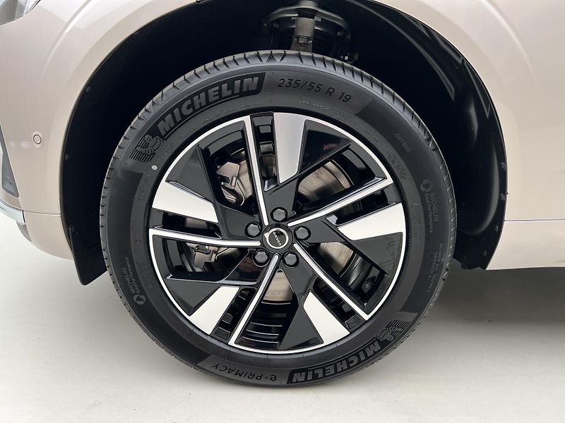 Volvo XC60 (2026) B5 AWD PLUS BRIGHT AUT - fotka 15 z 43