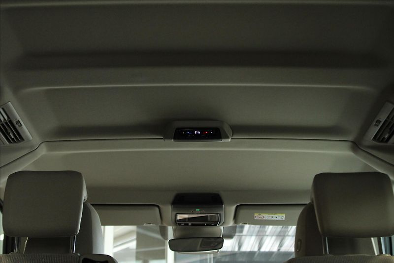 Volkswagen Multivan T7 TDi DSG Edition ACC/NezTop/ - fotka 32 z 38
