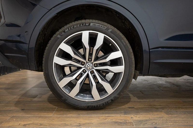 Volkswagen Touareg R-Line 3.0 TDI 210 kW - fotka 49 z 50